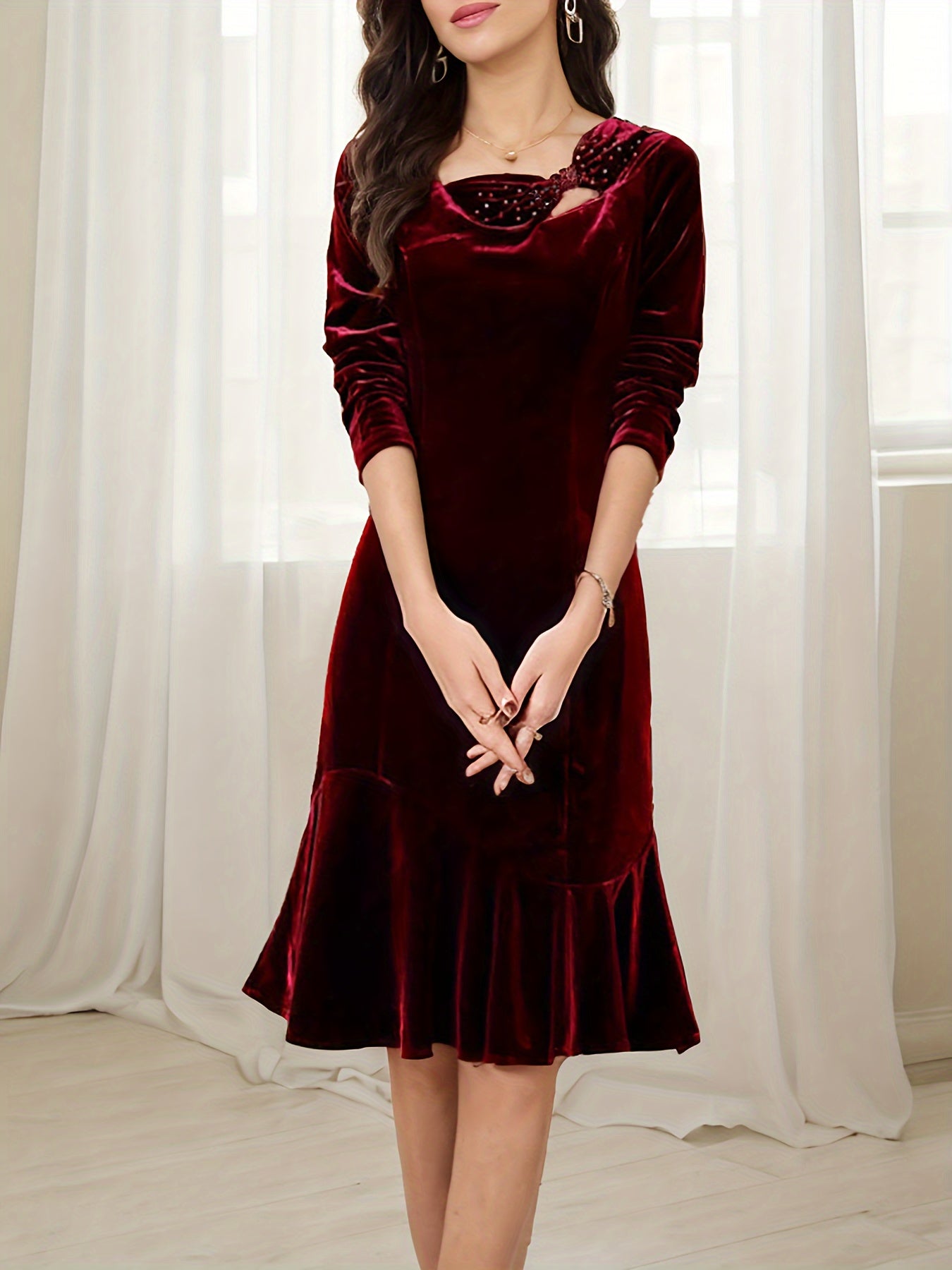 Voocci elegant velvet bodycon dress in burgundy with long sleeves and ruffled hem for a stylish look