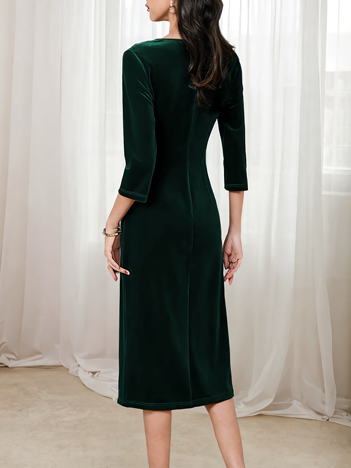 Elegant green Voocci™ burgundy velvet midi dress with three-quarter sleeves and a fitted design