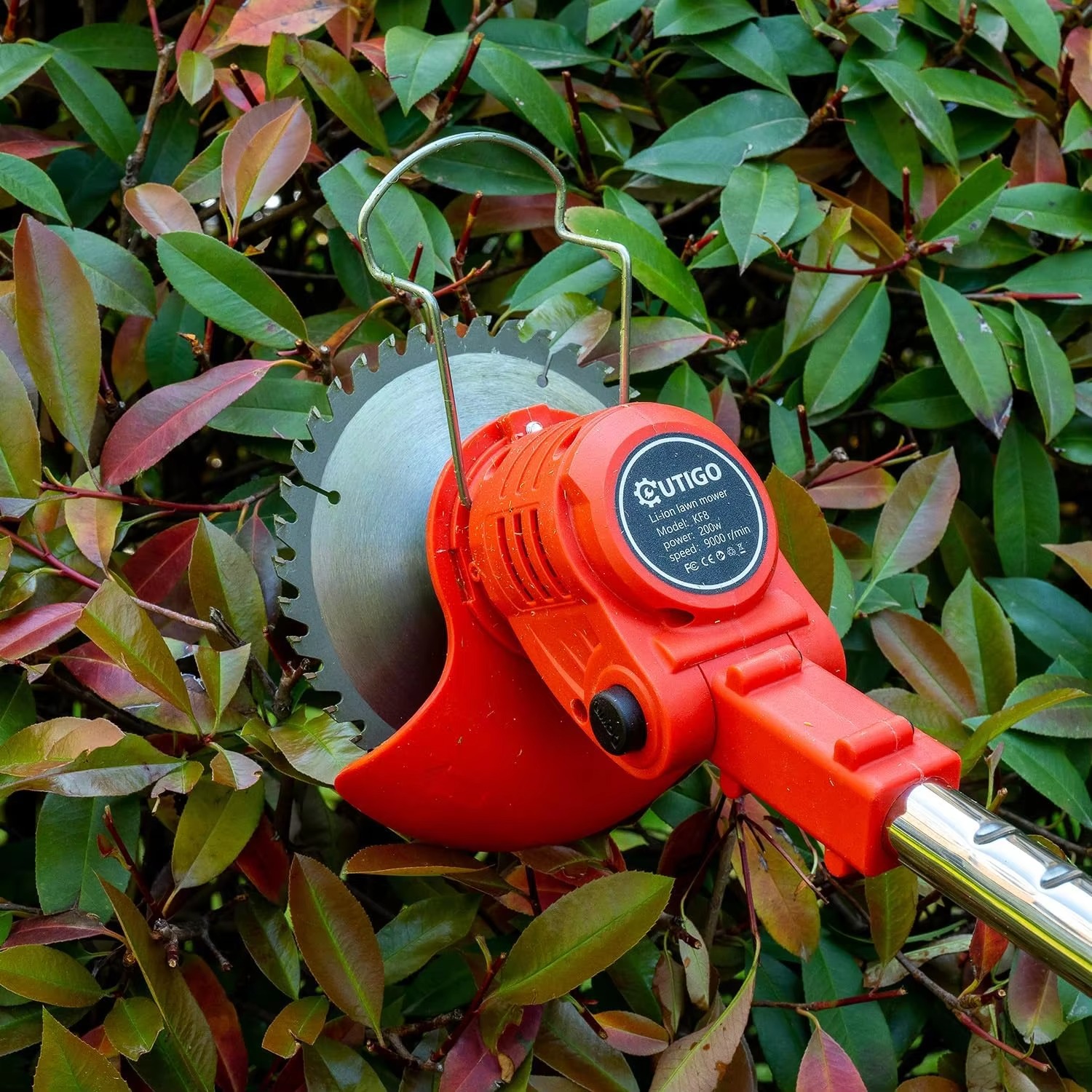 Magazaw Cordless weed trimmer 21V with a circular blade for efficient gardening and bush trimming