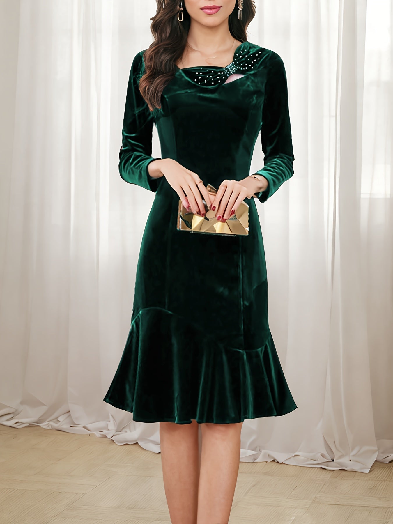 Voocci™ elegant velvet bodycon dress in deep green with long sleeves and ruffle hem for stylish occasions